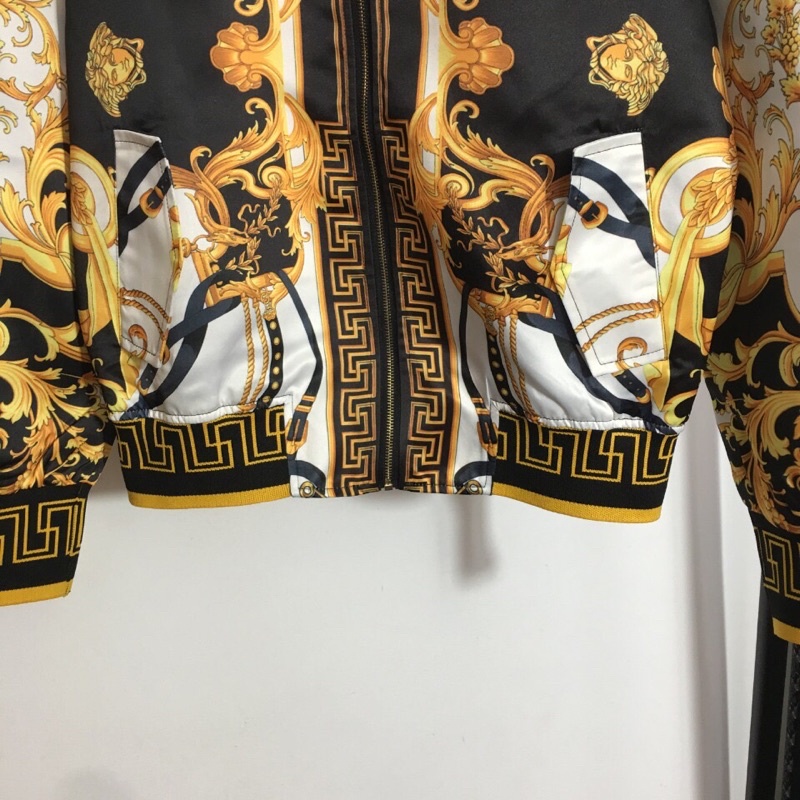 Áo khoác thời trang thiết kế mới phong cách retro thương hiệu Versace cao cấp