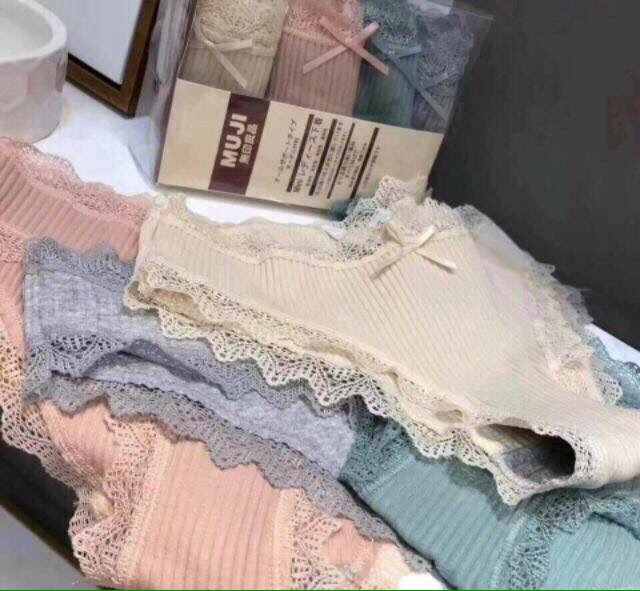 Hộp 4 quần lót viền ren