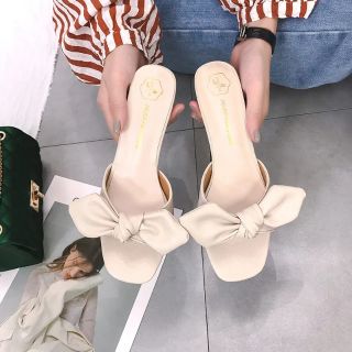 Guốc nơ