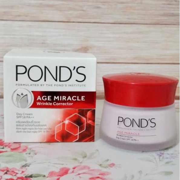 Kem Ngăn Ngừa Lão Hóa Cao Cấp Ban Ngày SPF18 PA++ Pond's Age Miracle