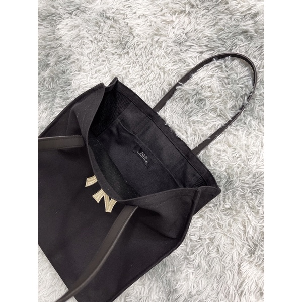 Túi Tote Chất Vải Thô Thêu Logo Trắng/Đen