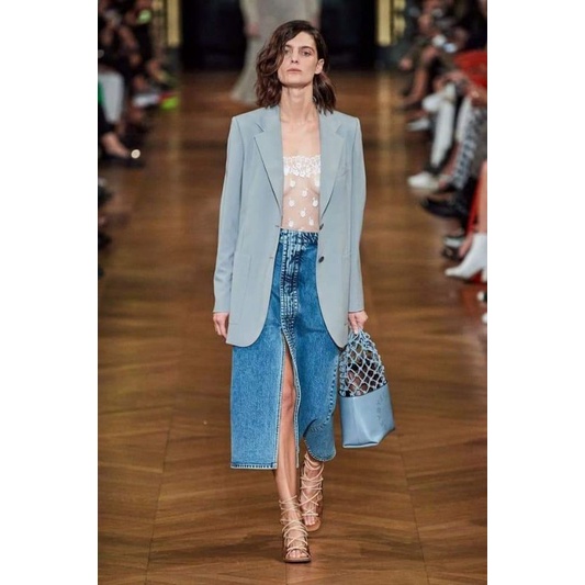 Chân váy chất liệu jean xòe