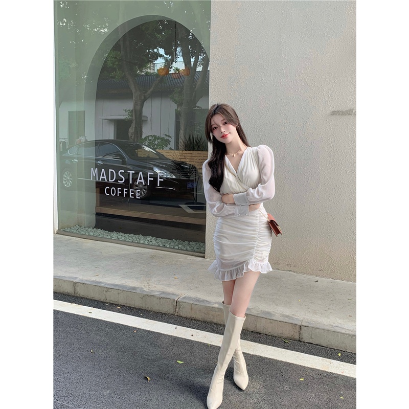 Đầm ngắn màu trắng nhún sóng tay phồng quyến rũ