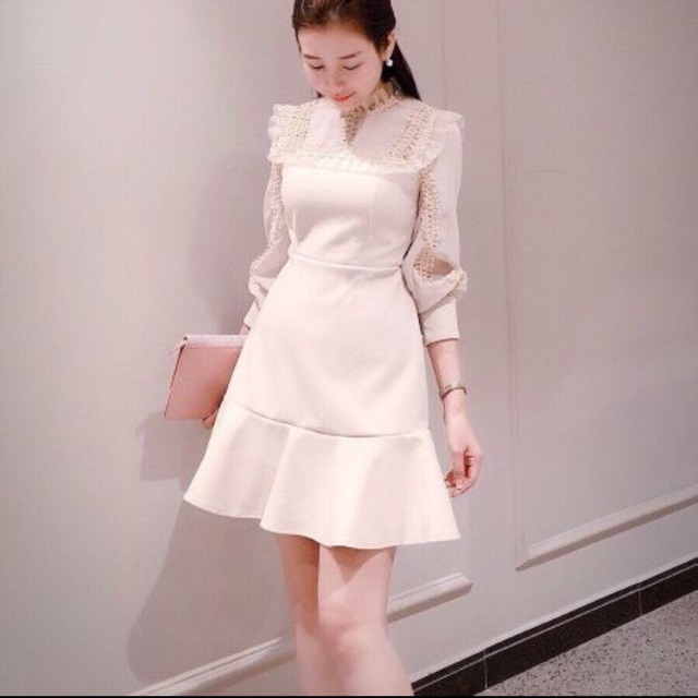 Váy tiểu thư màu trắng