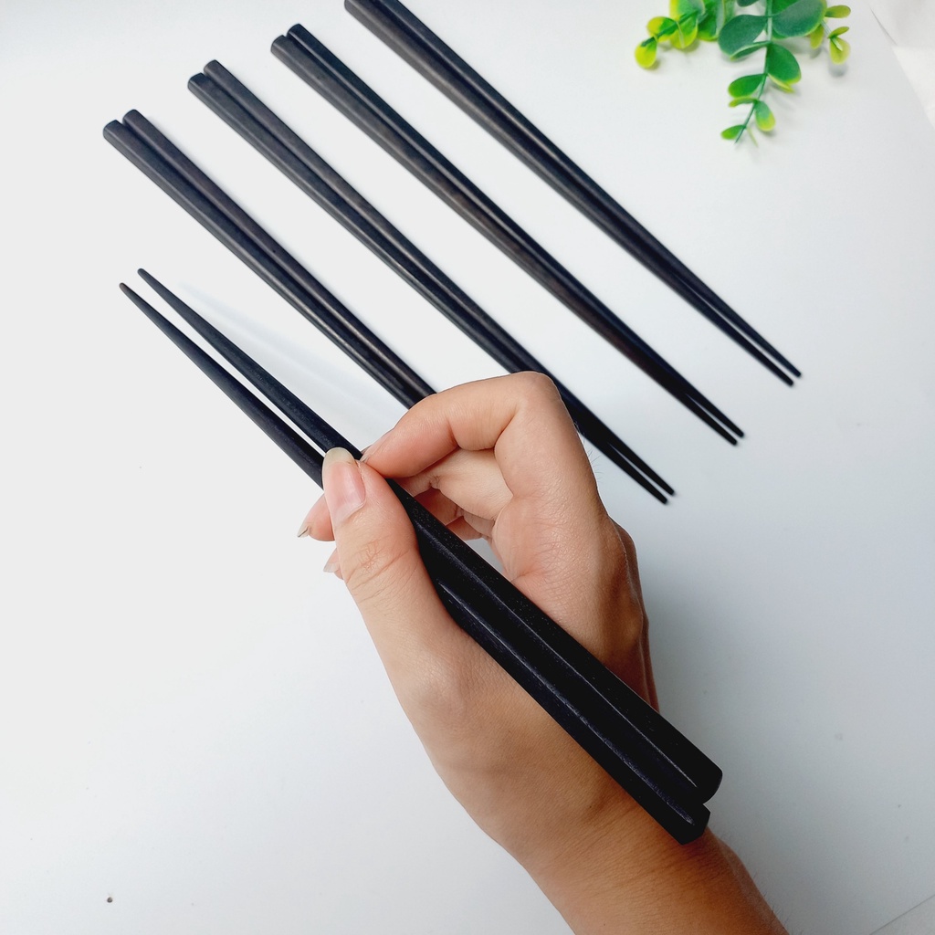 Đũa Gỗ Mun Trơn Đầu Vuông 23cm Cao Cấp, An Toàn Sức Khỏe, Đũa Decor Trang Trí Chụp Ảnh Của Vitrapro