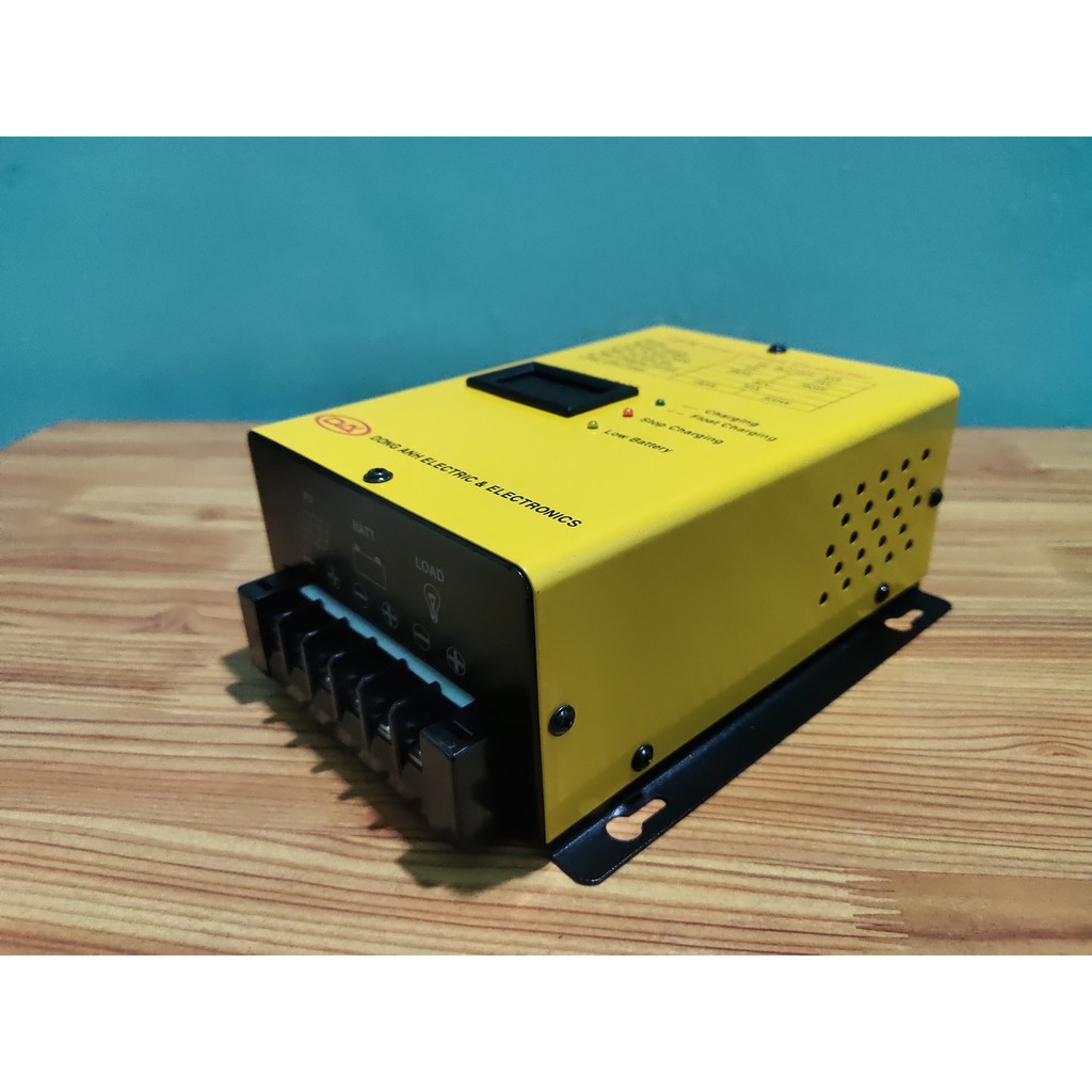 Sạc năng lượng mặt trời tự động 12v, 24v công suất 800w Pin 30A