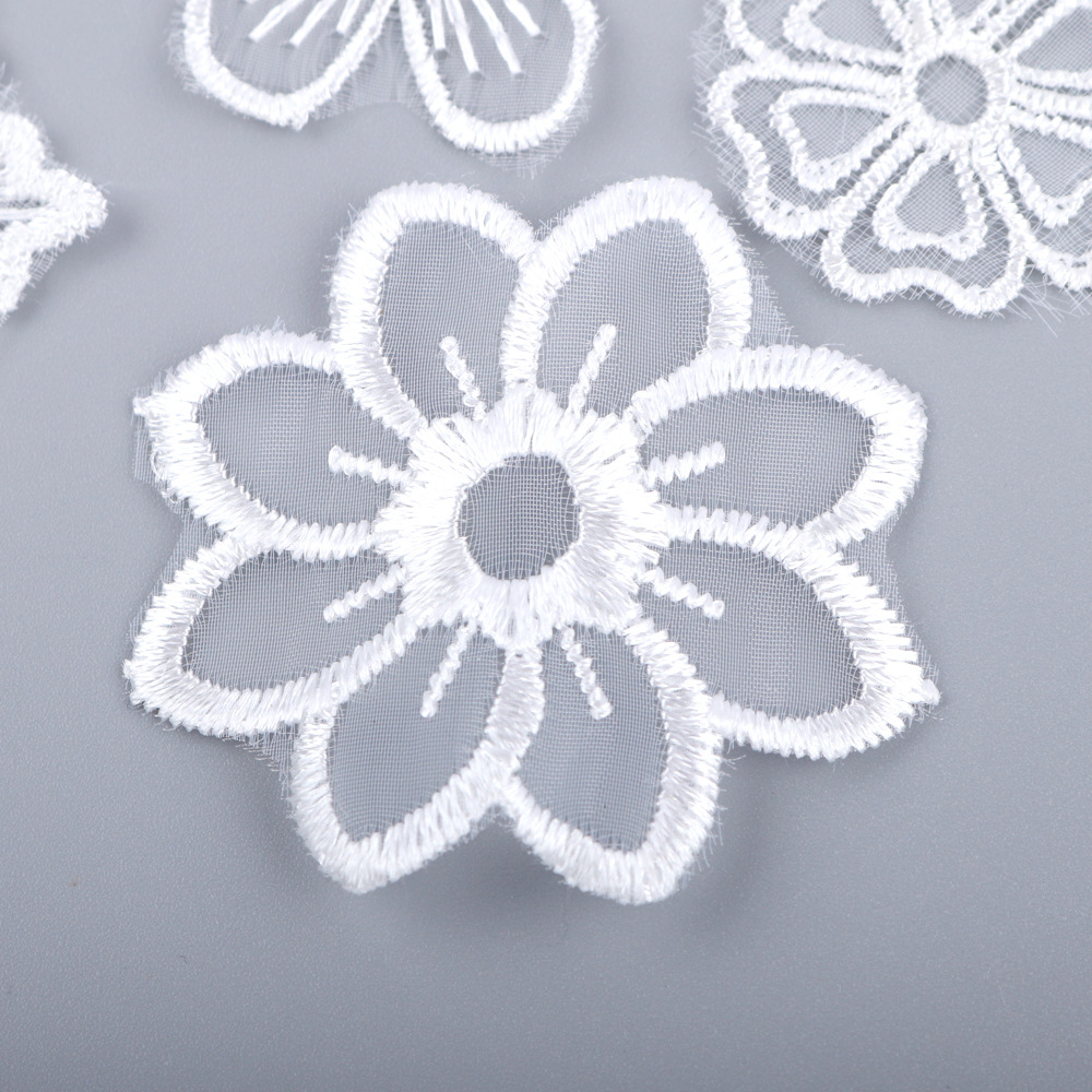 Set 24 miếng vá ren thêu hình hoa và bướm màu trắng trang trí quần áo trẻ em diy