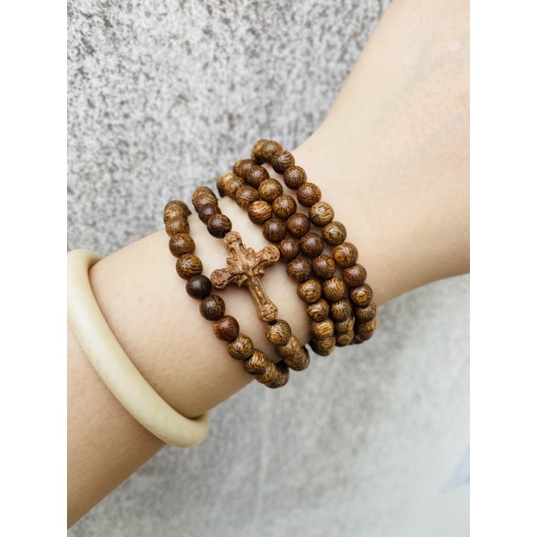 Chuỗi trầm tốc vườn mix charm thánh giá quấn 5 vòng tay