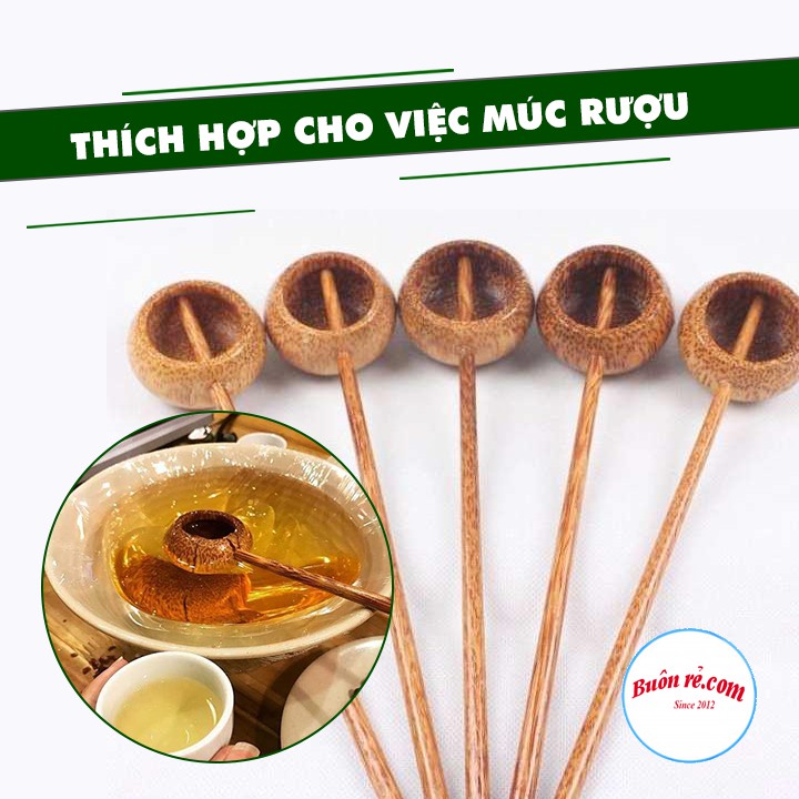 Gáo Dừa múc Rượu br00379