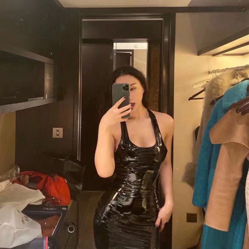 Ins Đầm Ngắn Ôm Hông Không Tay Ngắn Ôm Dáng Bằng Da Bóng Màu Hồng Kiểu Búp Bê Barbie Gợi Cảm W