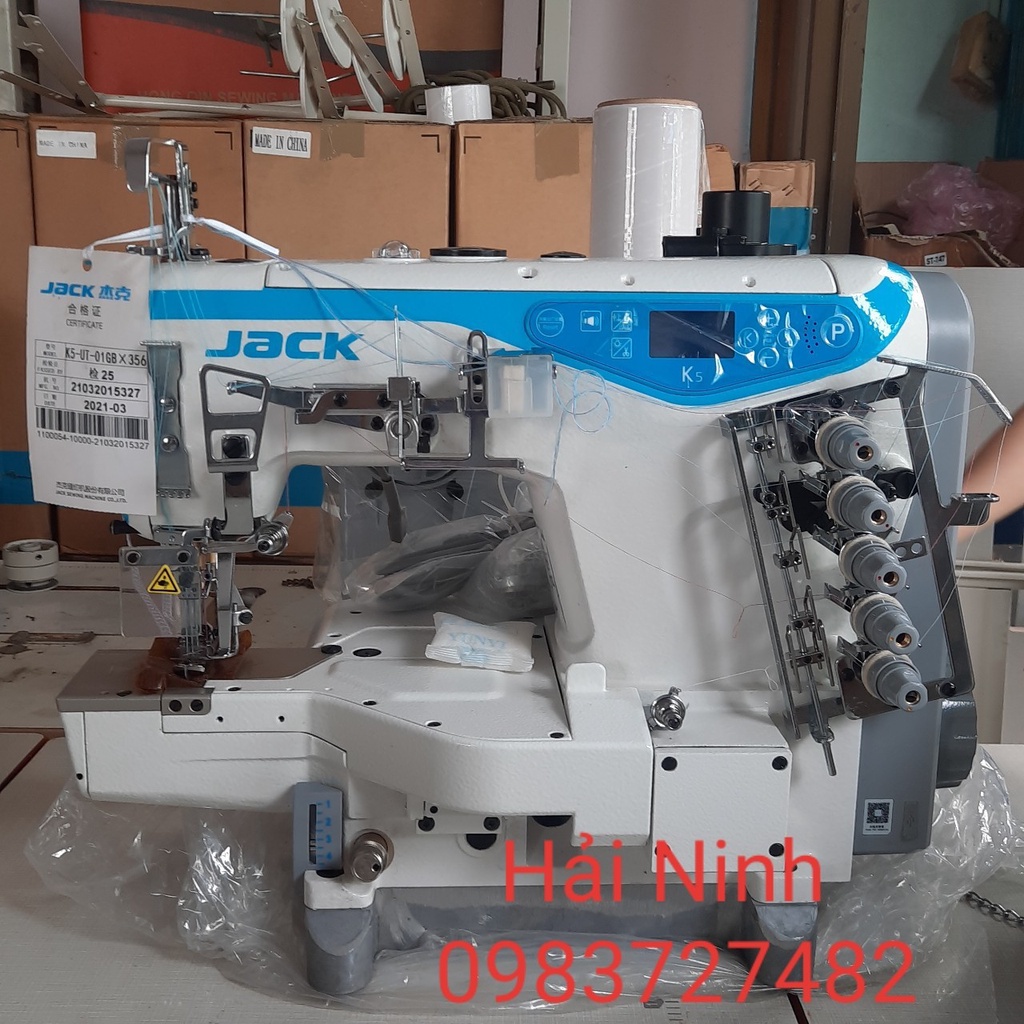 Chân vịt máy viền  có mũi tàu để diễu