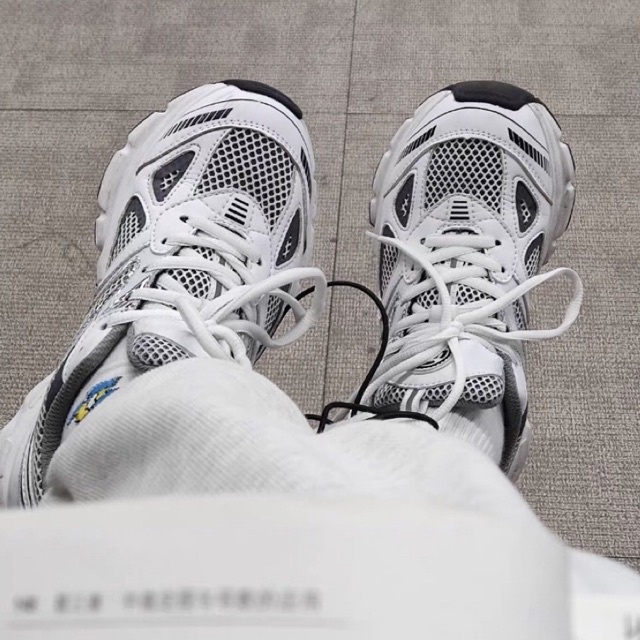 Giày Thể Thao Dành Cho Nam và Nữ