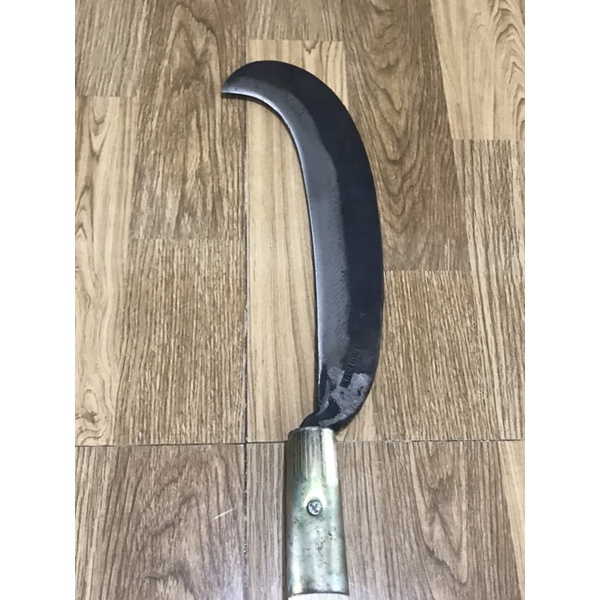 Rựa phát cỏ vườn làm bằng nhíp xe ôtô