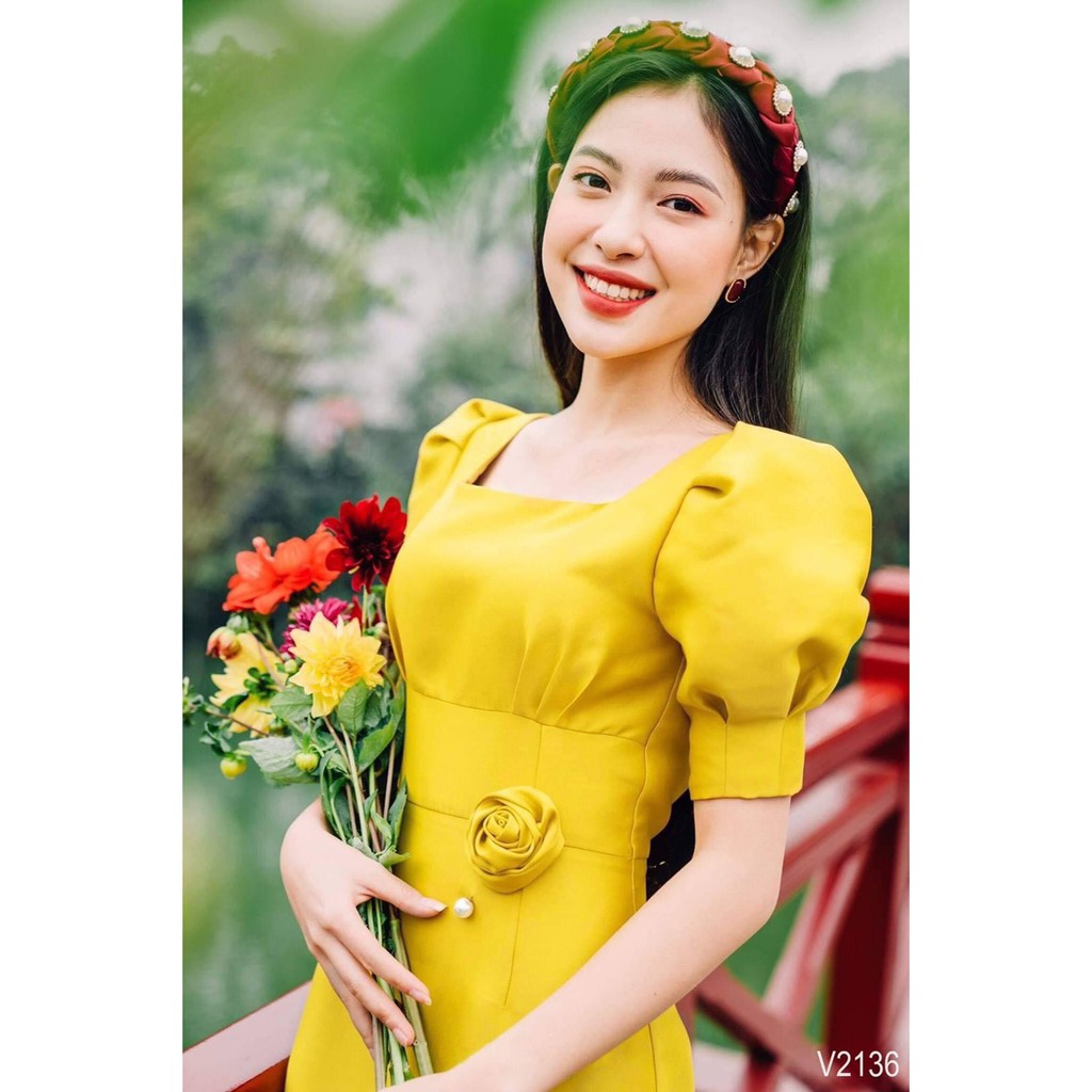 Đầm tay ngắn cổ vuông eo kết hoa cài  đi dự tiệc, đi chơi cực kỳ sang chảnh -Thời Trang VADA -(VB69)