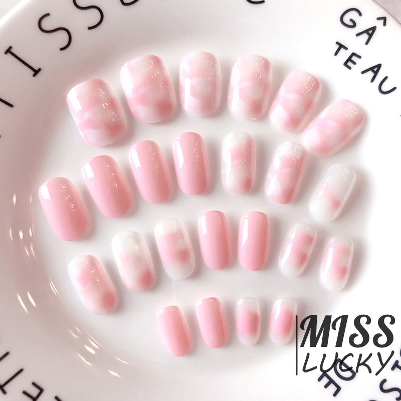 Móng tay giả màu hồng tuyến tính đầu tròn cho nữ