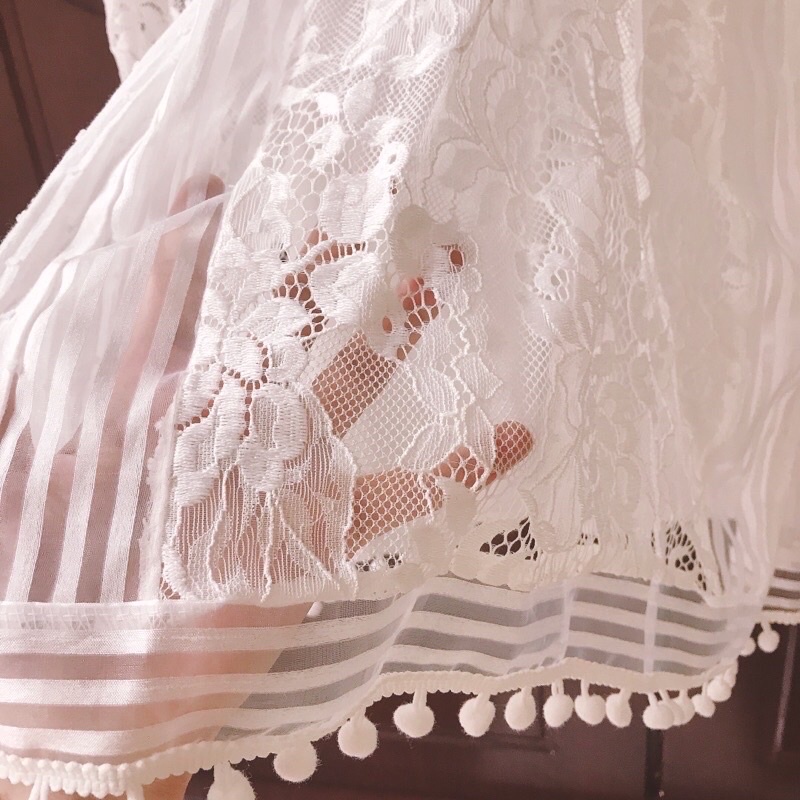 Pass đầm ren siêu xinh