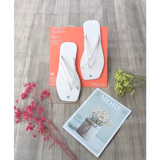 dep kẹp 3 dây nền vân rắn xinh xỉu. bền đẹp. mang được mọi thời tiết. ( hình tự chụp )