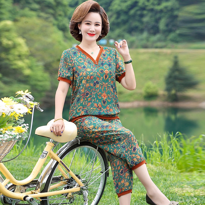 Váy mùa hè cho mẹ 40 tuổi 50 áo thun ngắn tay của phụ nữ trung niên người và lớn bộ hai mảnh trên cùng
