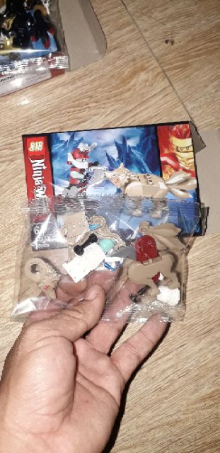 Lắp ráp 1 hộp LegoNinjago Săn Sói Tuyết 82203