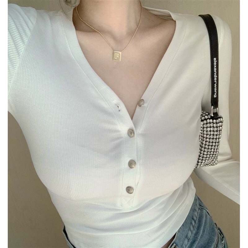 [Mã 11FASHIONSALE1 giảm 10K đơn 50K] Áo thun nữ tay dài dáng ôm cúc đóng ngực Michi,áo croptop tay dài cổ tim | BigBuy360 - bigbuy360.vn