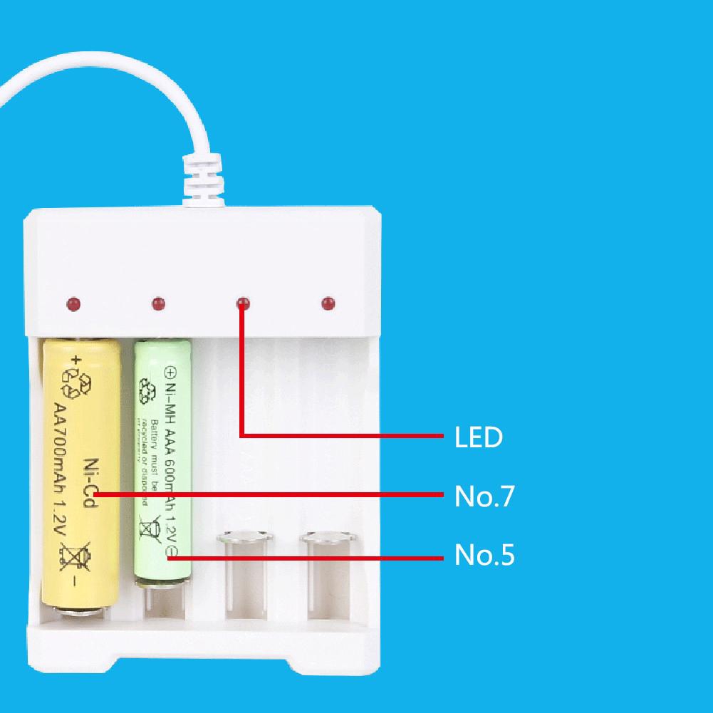 USB 4 Slots Bộ sạc pin sạc nhanh Bảo vệ ngắn mạch Trạm sạc pin AAA và AA