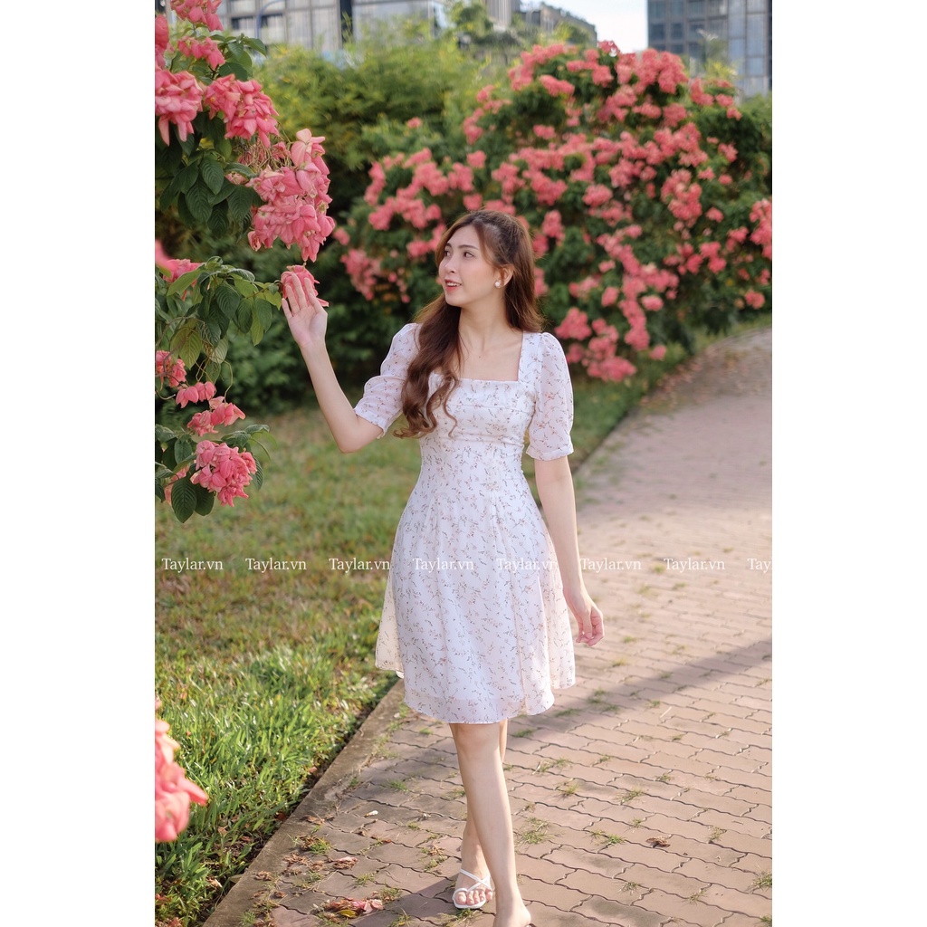 Đầm Voan Hoa Nhí Xòe LANA màu trắng kem