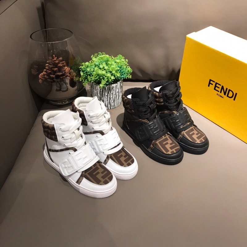Giày bốt Fendi FD Kinds da, kiểu dáng độc đáo năng động cho bé trai