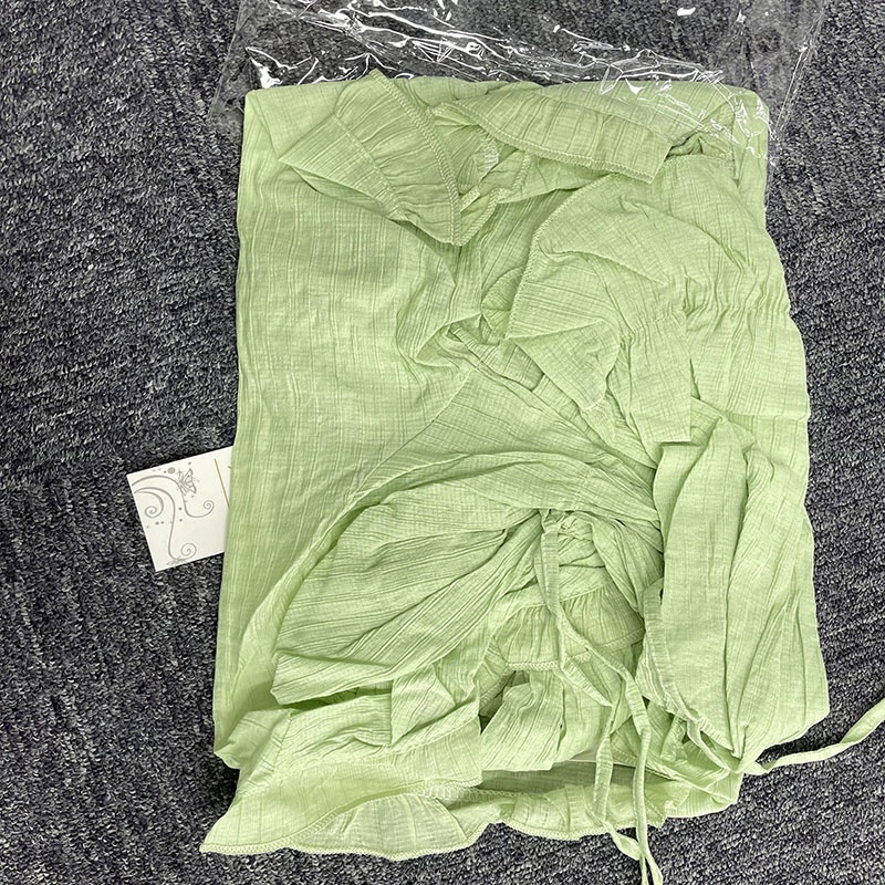 QKOOLE  Áo Kiểu Tay Dài Cổ Chữ V Phối Bèo Nữ Tính