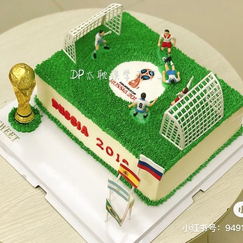 Bộ Khuôn Trang Trí Bánh Kem Hình Đội Bóng Đá Đáng Yêu