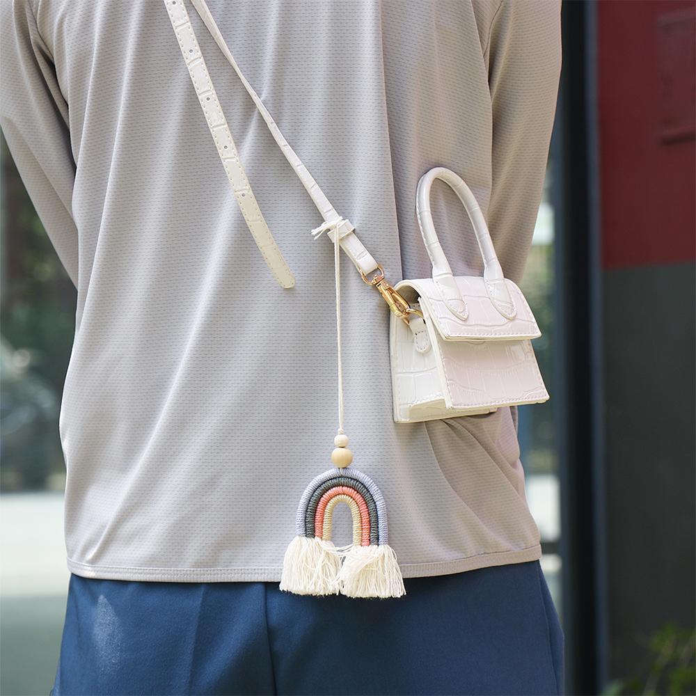 Phụ Kiện Trang Trí Cửa Sổ Xe Hơi Hình Cầu Vồng Màu Vàng Độc Đáo