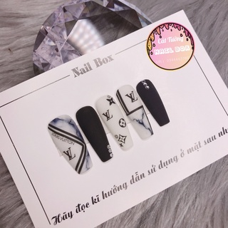 Nailbox hoạ tiết loang kèm đính đá