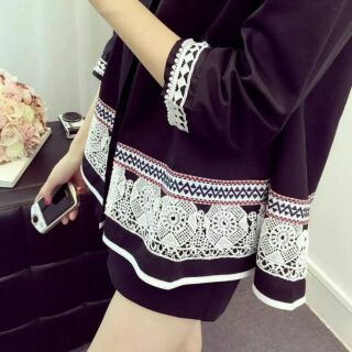 Áo đáp ren tay lỡ