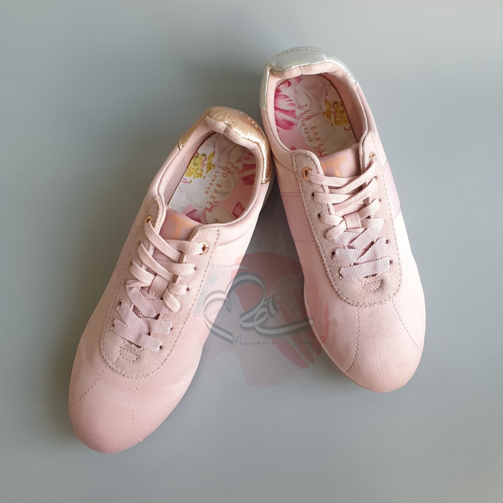 Giày sneaker nữ hồng da lộn xuất khẩu Anh