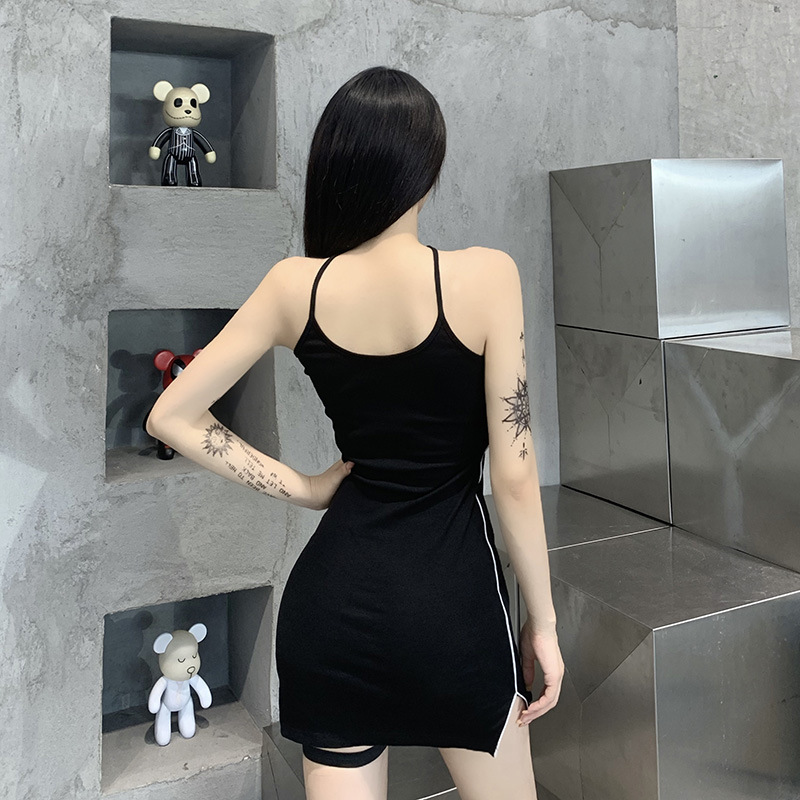 Đầm dây mini hở vai dáng ôm xẻ tà sọc phản quang thiết kế mới | BigBuy360 - bigbuy360.vn