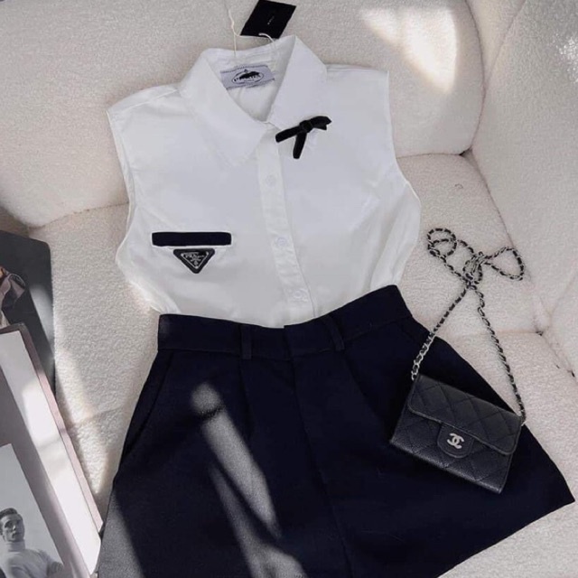 Ghim Cài Áo Tam Giác Đen Prada Thời Trang Sành Điệu