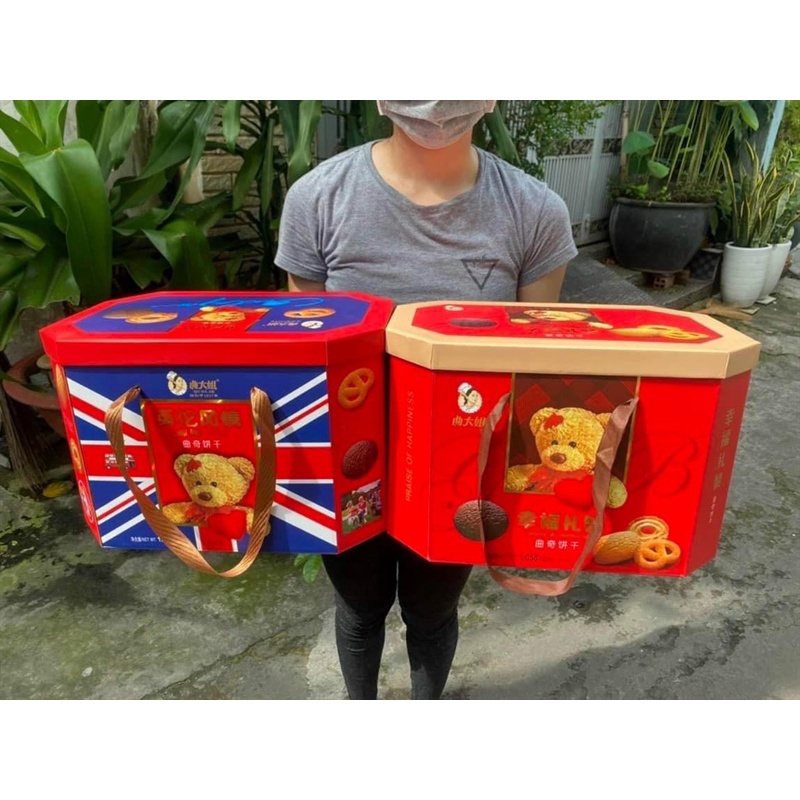 Hộp bánh hình gấu