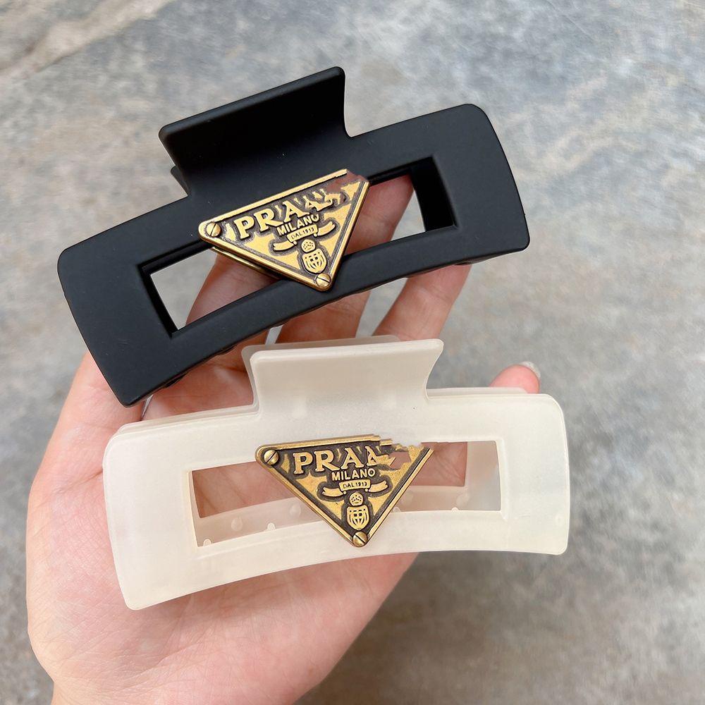 Kẹp Tóc Hình Tam Giác Màu Ngà Phong Cách Hàn Quốc Đơn Giản Cho Nữ