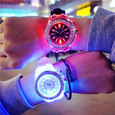 Đồng Hồ Geneva Có Đèn LED Phát Sáng Cho Nam Và Nữ
