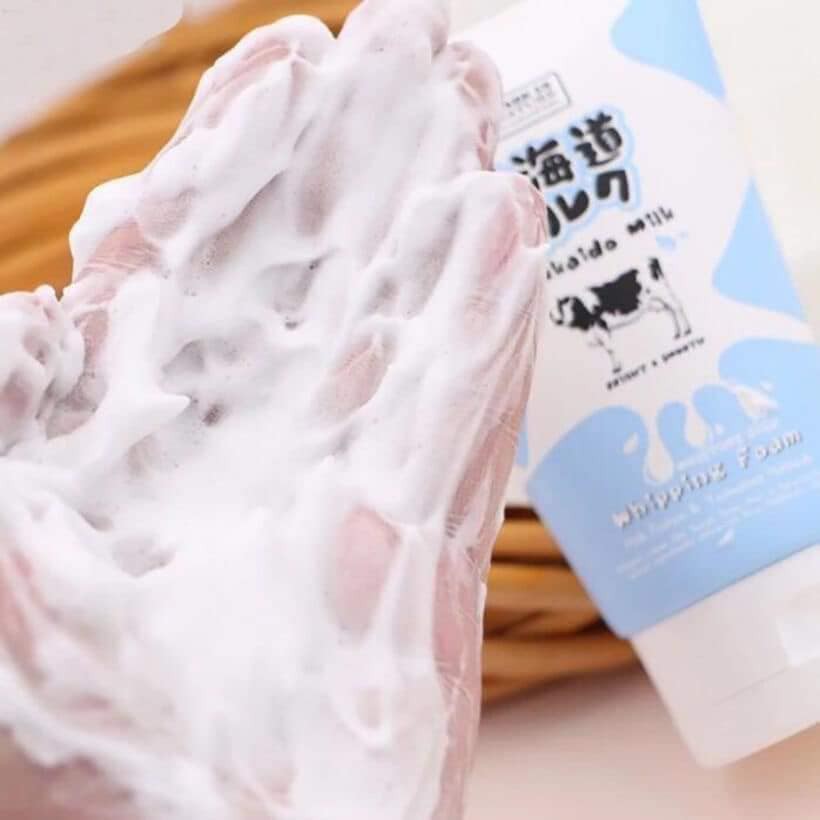 Sữa Rửa Mặt Dưỡng Ẩm Và Mịn Da Made In Nature Hokkaido Milk Moisture Rich Whipping Foam