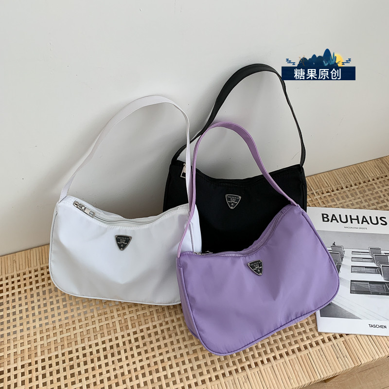 Túi đeo chéo thiết kế thời trang cho nữ