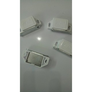 Nam châm hít của tù loại to KT: 50x25x15mm