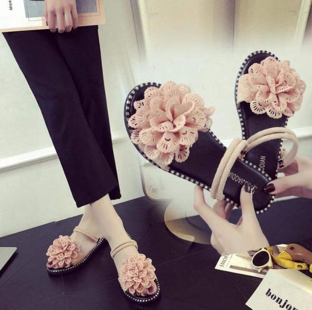 Mẫu dép cho những cô nàng bánh bèo đây ạ
Giá order vẫn max rẻ: #179k
Size: 35-39
Màu: hồng, đen, trắng
OD 5-7 ngày