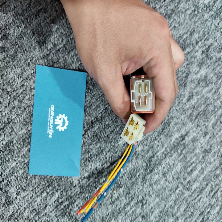 Rơ le điện 4 chân