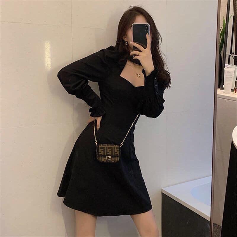 Váy tay bồng khoét ngực