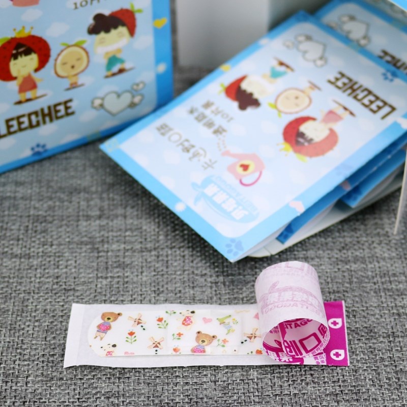 Hộp 100 miếng URGO HỌA TIẾT , gạc y tế tiện lợi cho bé