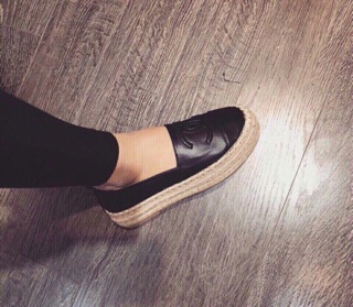 Giày slipon chanel đế cói