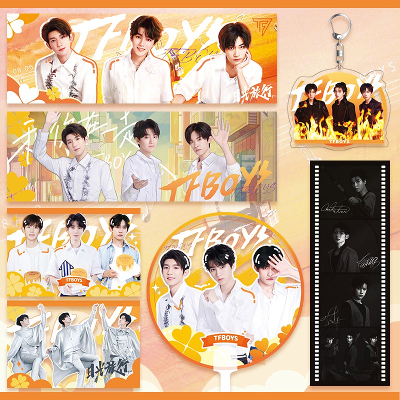 Phụ kiện trang trí in hình nhóm TFBoys cho fan hâm mộ