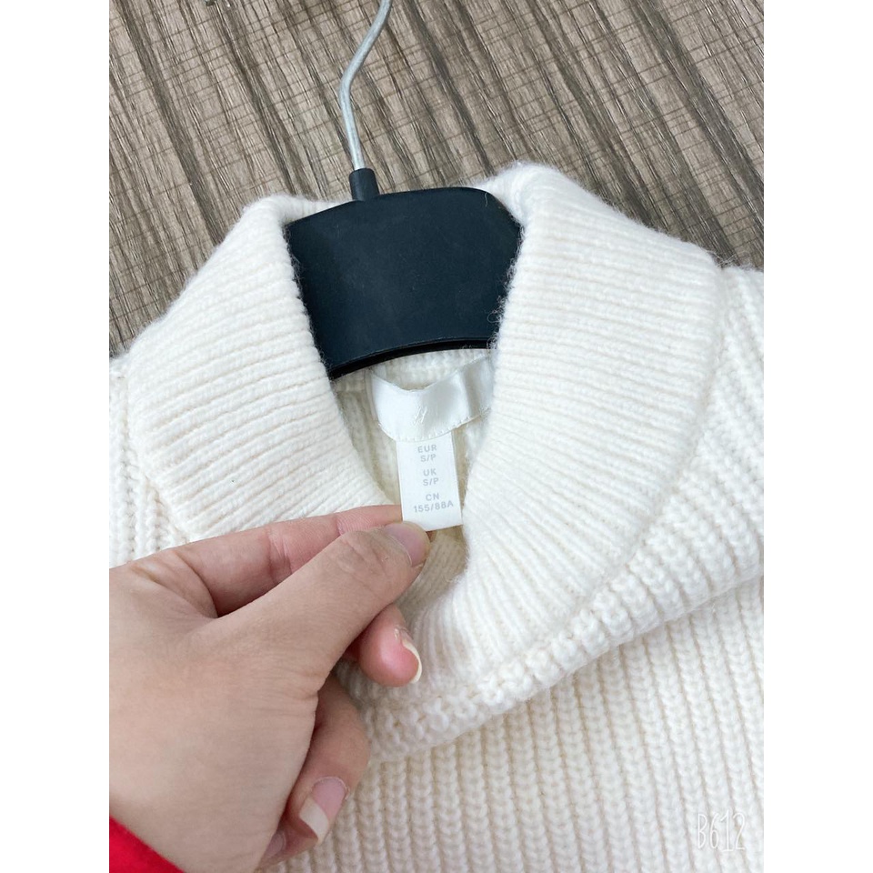 Áo len sợi đính hạt ngọc dọc tay nữ | BigBuy360 - bigbuy360.vn