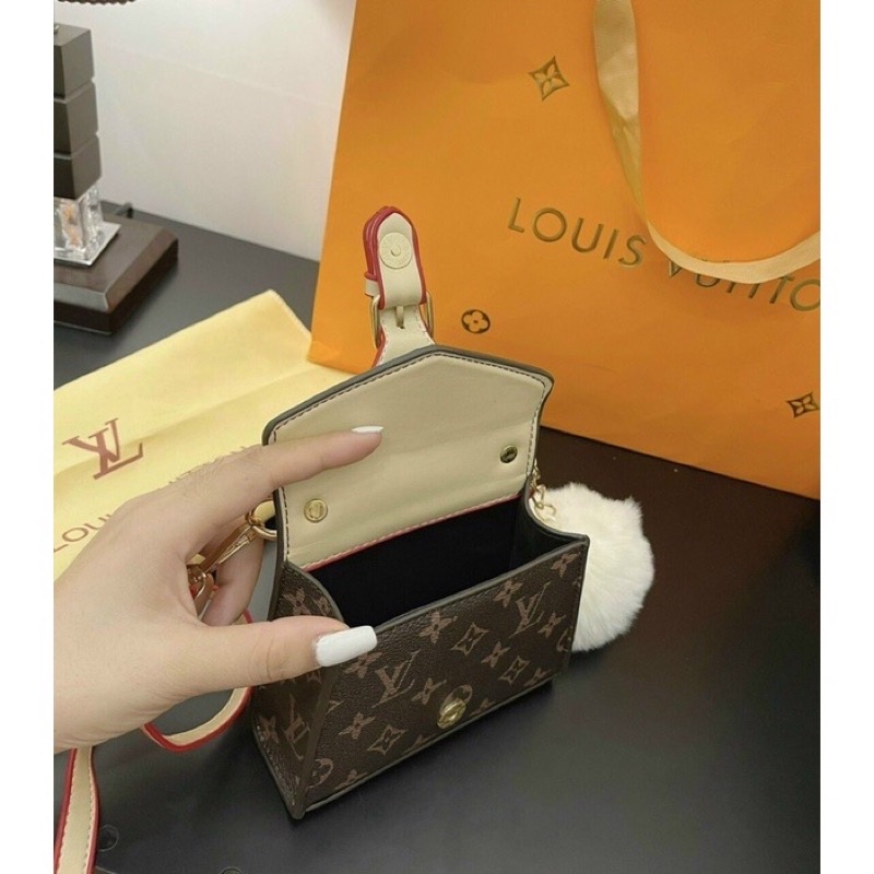 Túi mini đeo cheo nhỏ nhắn, sang chảnh dễ thương, bông tuỳ mỗi đợt có shop sẽ tặng kèm