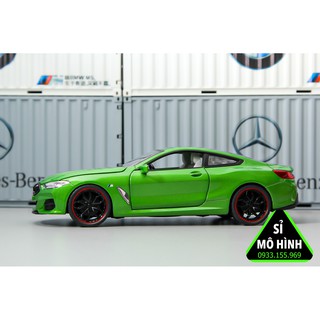 Mô hình xe BMW M8 1:24